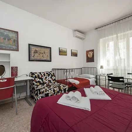 Bed & Breakfast A For Rom
